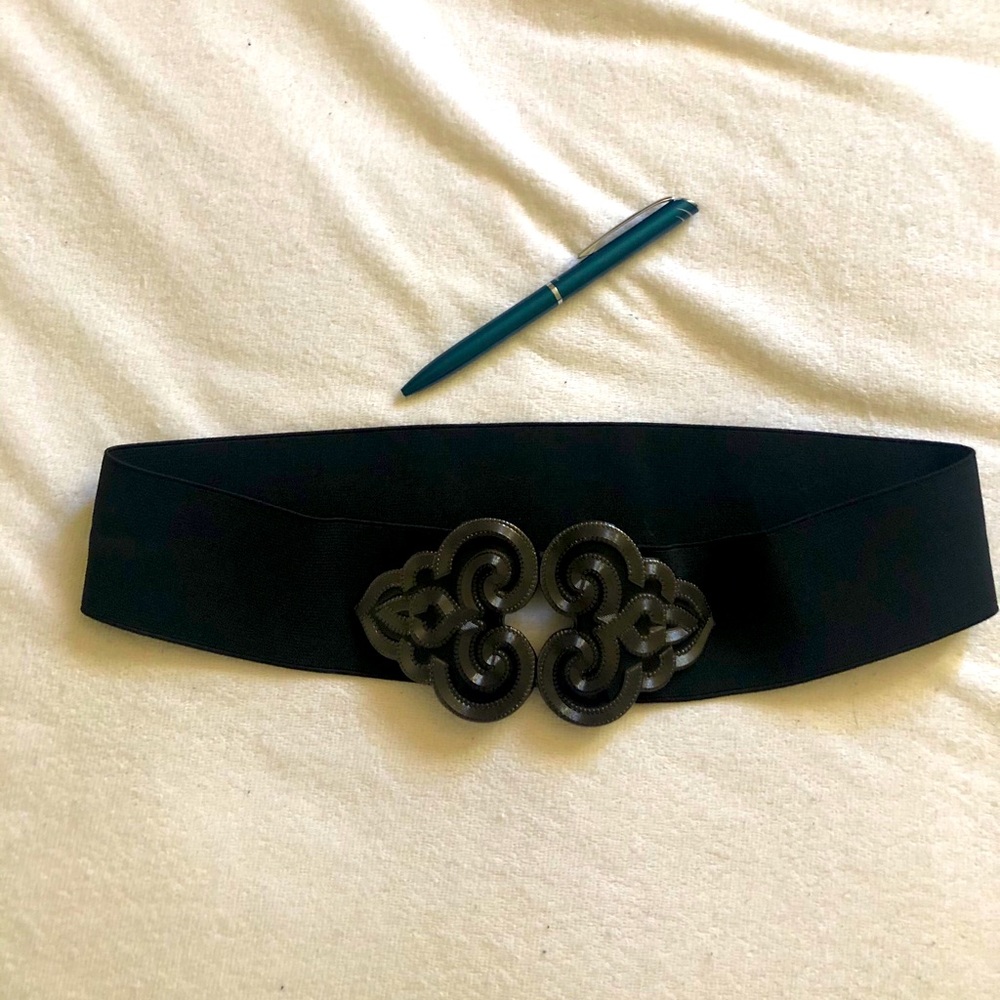 black elastic belt with metal buckle